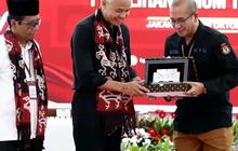 Ganjar Ungkap Alasan Sebarkan 'QR Code' Berisi Visi Misi saat Daftar KPU