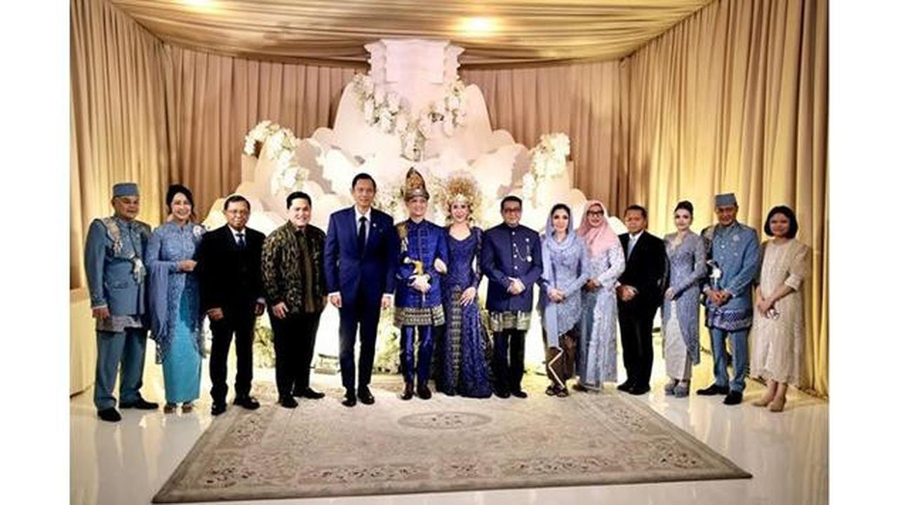 8 Potret Tamu Publik Figur di Pernikahan Teuku Rassya dan Cleantha Islan