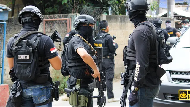Aksi Densus 88 saat Gerebek Rumah Terduga Teroris di Tangerang