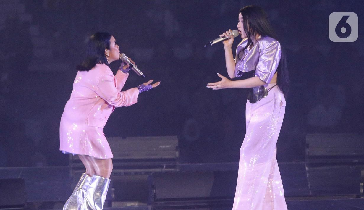 Konser ini merupakan kolaborasi 3 Diva, yakni Titi DJ, Krisdayanti, dan Ruth Sahanaya dengan Super Girls yang terdiri dari Lyodra, Tiara Andini, dan Ziva Magnolya. (Liputan6.com/Herman Zakharia)