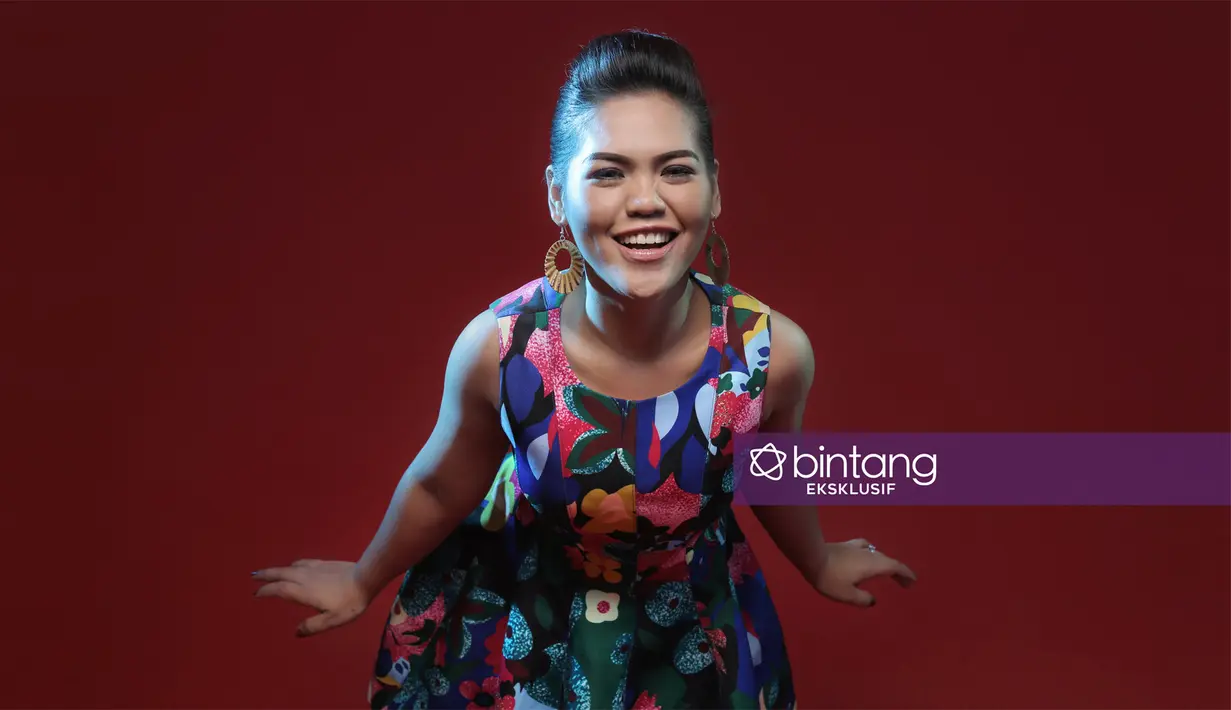 Sejak duduk di bangku SMP hingga SMA, Weni rajin ikut berbagai lomba menyanyi dangdut. Seriusnya dalam merintis karier itu, Weni dilarang oleh orangtuanya lantaran pendidikannya terganggu. (Deki Prayoga/Bintang.com)