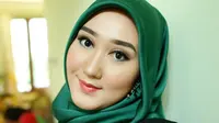 Dian Pelangi Bikin Masakan Spesial untuk Penderita Kanker