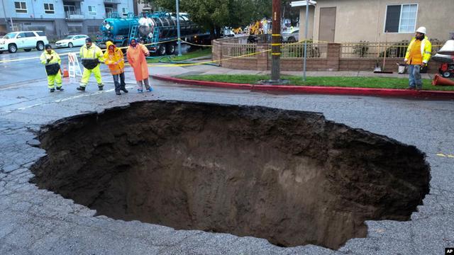 Ilustrasi sinkhole.