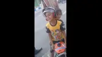 Anak TK dihentikan polisi karena membawa motor mini
