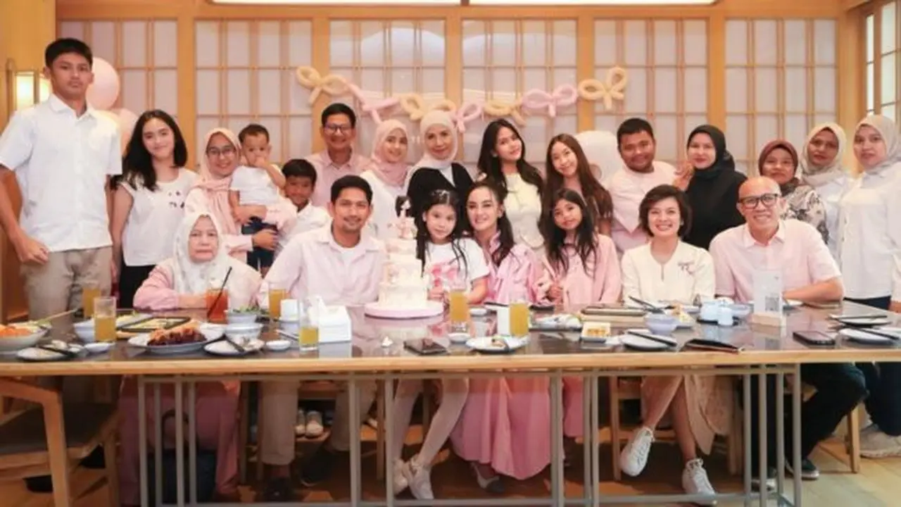 Abigail Cattleya Putri Anak Ririn Ekawati dan Ibnu Jamil Berulang Tahun (credit: https://www.instagram.com/ririnekawati/ dan https://www.instagram.com/dedyloy/)