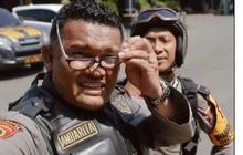 Gawat, Pak Bhabin Minta Aipda Ambarita Datang ke Rumahnya untuk Tangkap Maling, Endingnya Bikin Ngakak