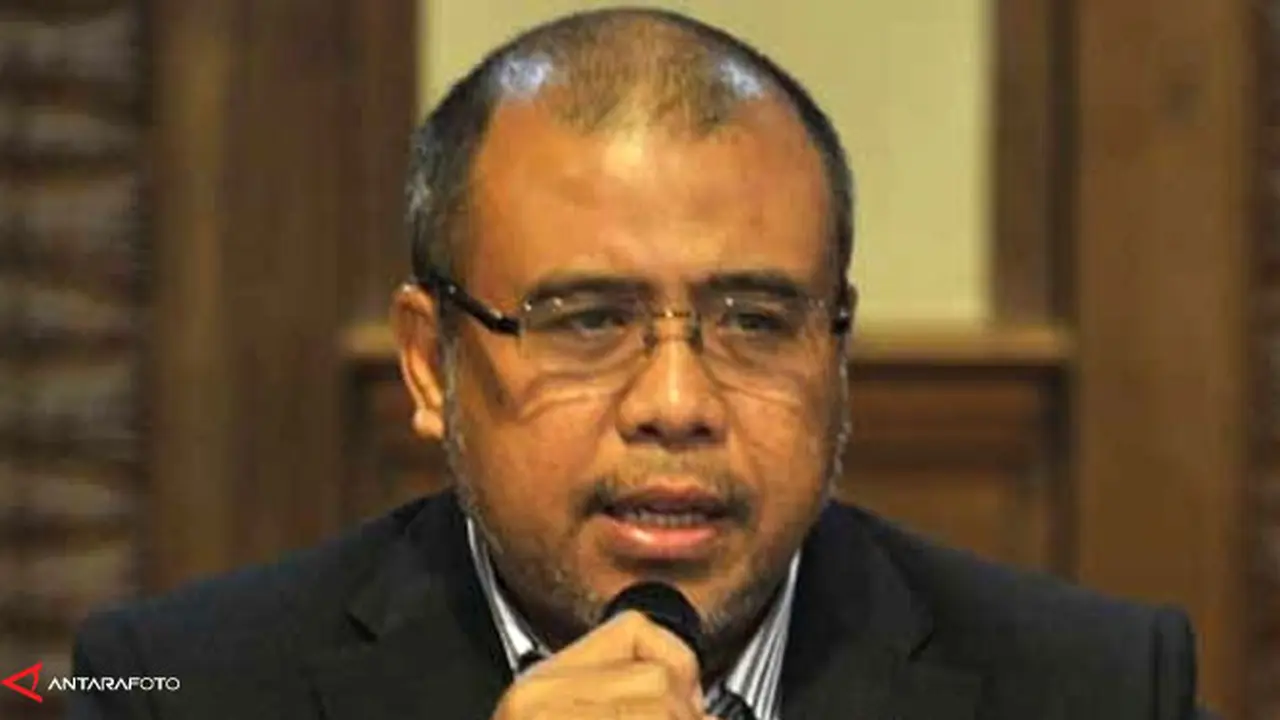 patrialis-akbar-130731b.jpg