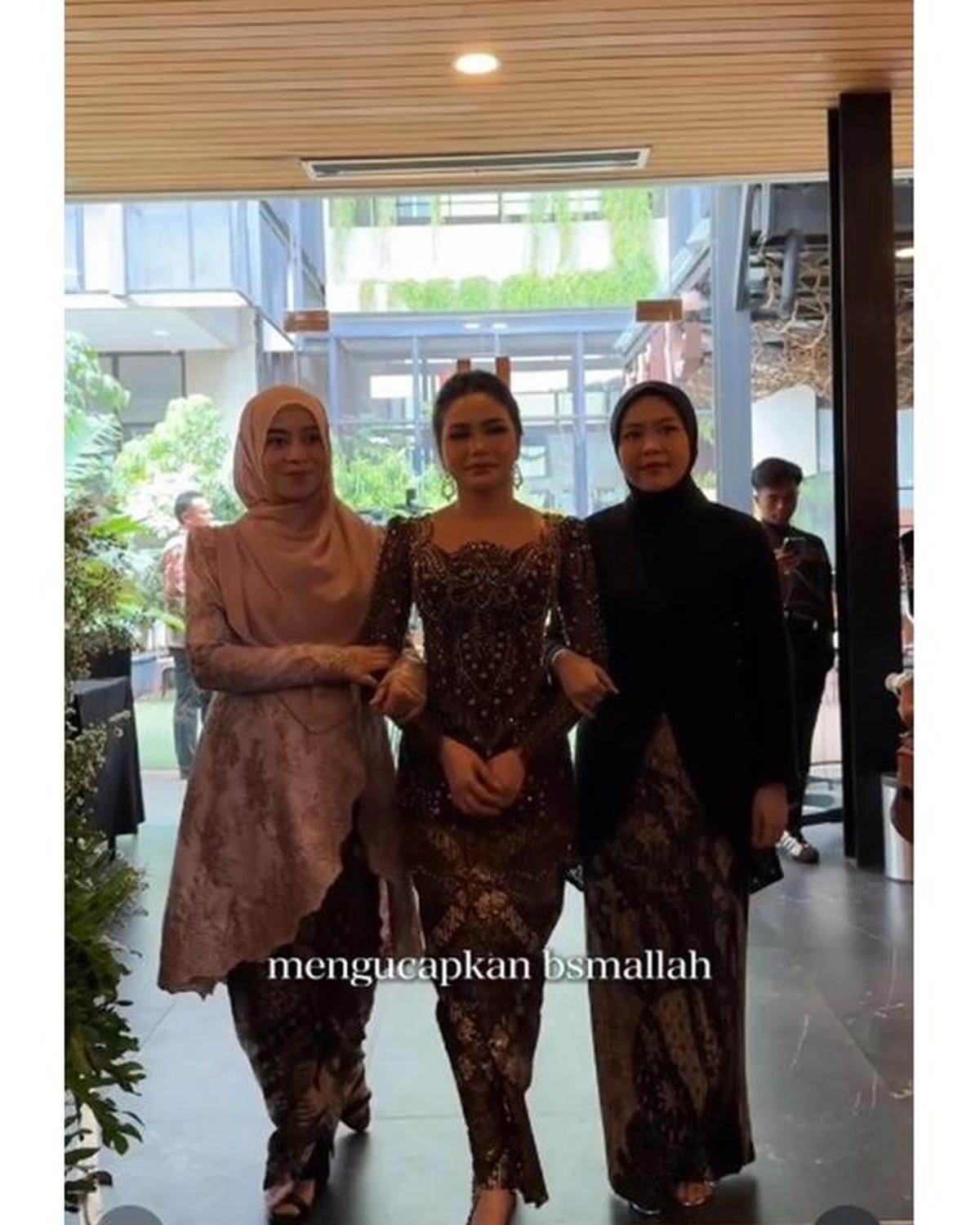 6 Potret Lesti Kejora di Pertunangan Rara LIDA, Menawan Kenakan Kebaya Pastel