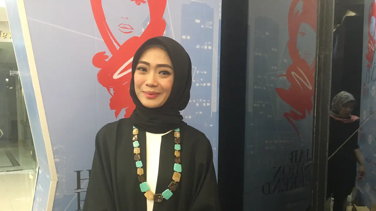 Ayu Aryuli, Instagram Darling