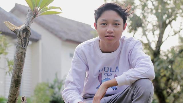 Potret 3 Anak Pasha Ungu dan Okie Agustina (sumber: instagram/okieagustina_)