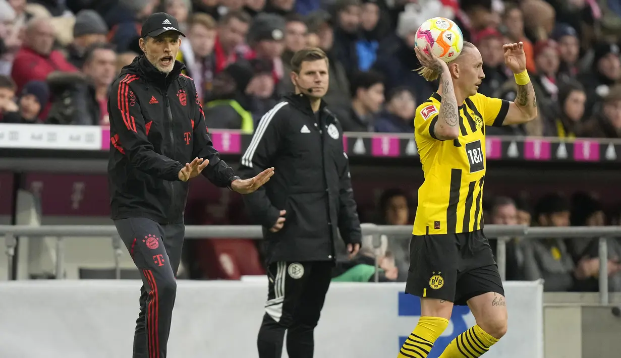 <p>Pelatih baru Bayern Munchen, Thomas Tuchel memberikan instrukis kepada pemainnya saat laga pekan ke-26 Liga Jerman 2022/2023 melawan Borussia Dortmund di Allianz Arena, Munchen, Jerman, Minggu (02/04/2023) WIB. Die Roten menang dengan skor 4-2.&nbsp;(AP Photo/Matthias Schrader)</p>