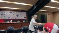Ramahnya Pelatih Timnas Filipina: Menyalami Semua Wartawan di Sesi Konferensi Pers Jelang Laga Melawan Timnas Indonesia