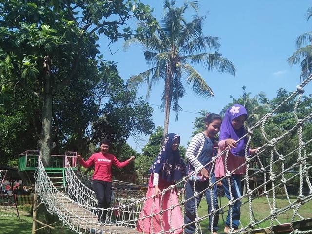 Harga Tiket Kolam Renang Kampung Main Cipulir 2019 ...