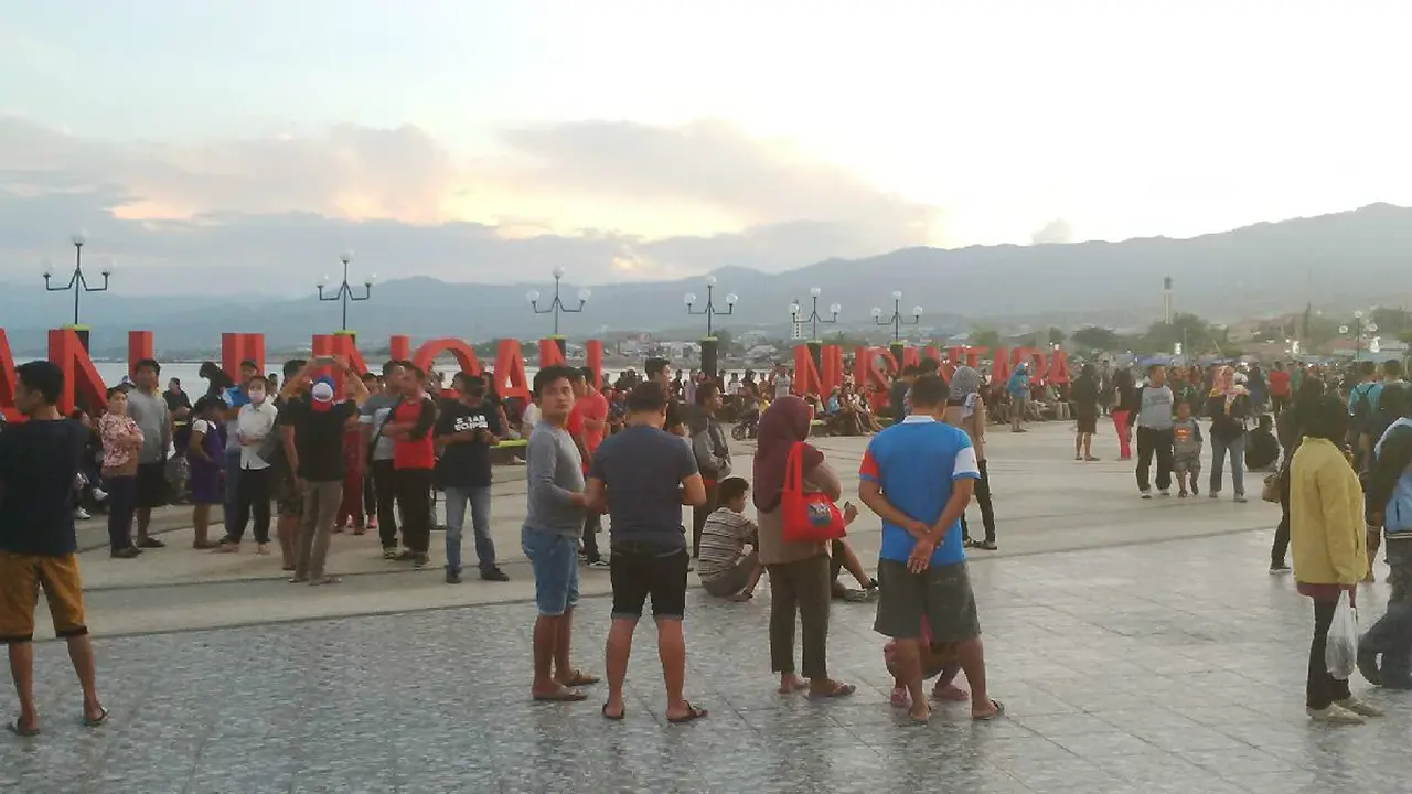 Gerhana matahari di Palu