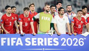 Para pemain Timnas Indonesia berfoto bersama sebagai runner up setelah laga final FIFA Series 2026 melawan Bulgaria di tadion Utama Gelora Bung Karno, Senayan, Jakarta, Senin (30/03/2026). (Bola.com/M Iqbal Ichsan)