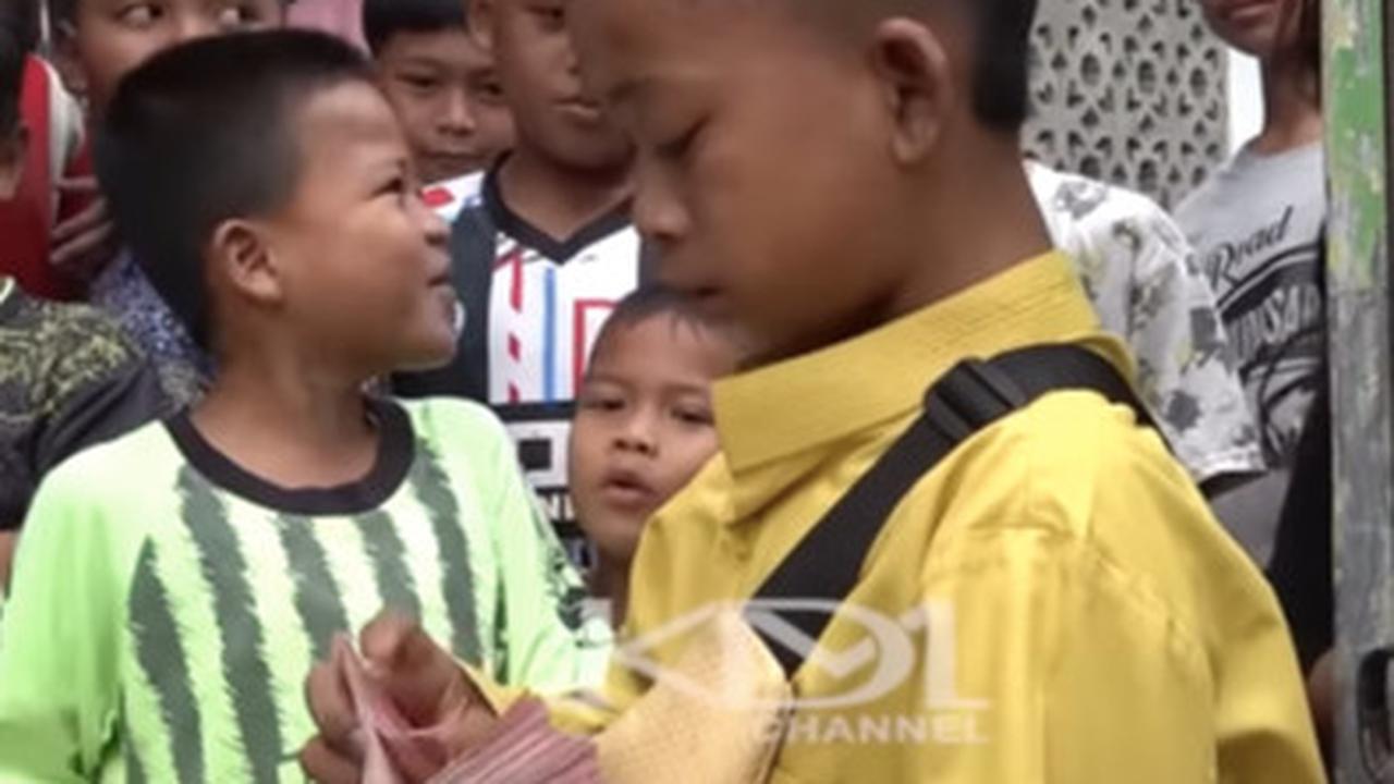 dedi mulyadi beri uang gepokan