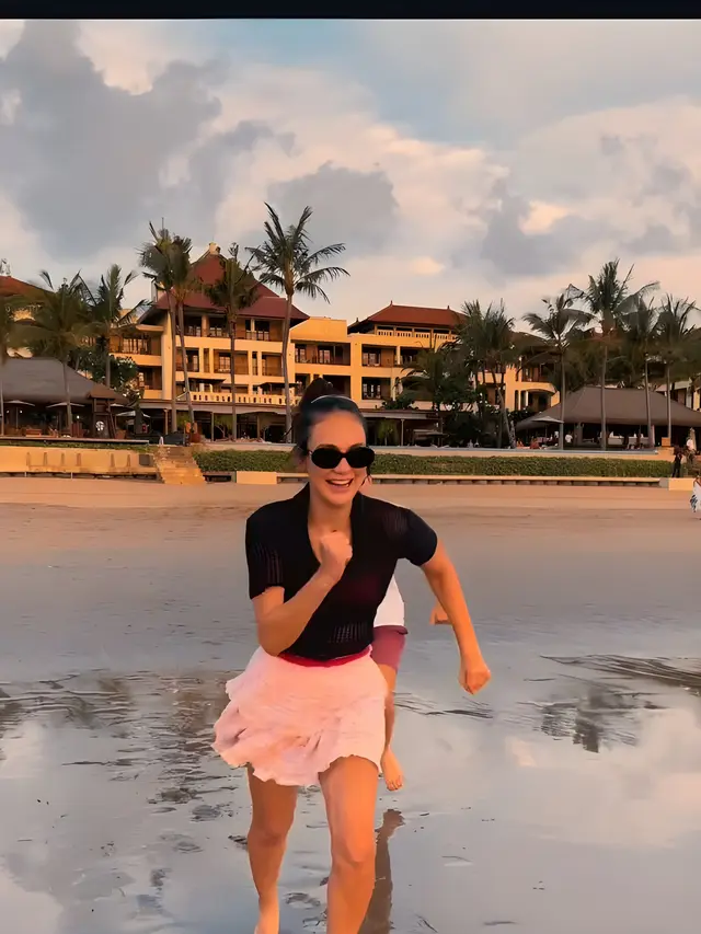 Outfit Liburan di Pantai