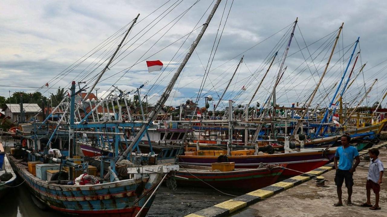 Para nelayan di perairan Indonesia diimbau untuk berhati-hati saat melaut menyusul adanya kemunculan bibit cuaca buruk yang membawa gelombang ombak yang tinggi di perairan. Foto: liputan6.com / Angga Yuniar<br>
