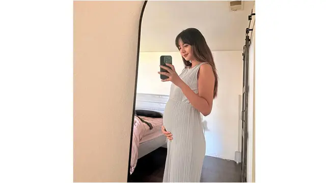 6 Pesona Aurelie Moeremans Pamer Baby Bump, Tampil Glowing dan Menawan