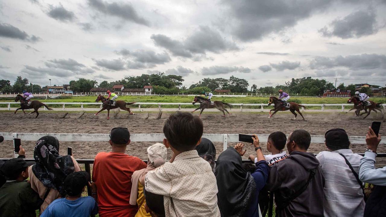 FOTO: Gagahnya Derap Kuda di Bantul,  Piala Raja Hamengku Buwono X 2025 Hidupkan Tradisi dan Sport Tourism