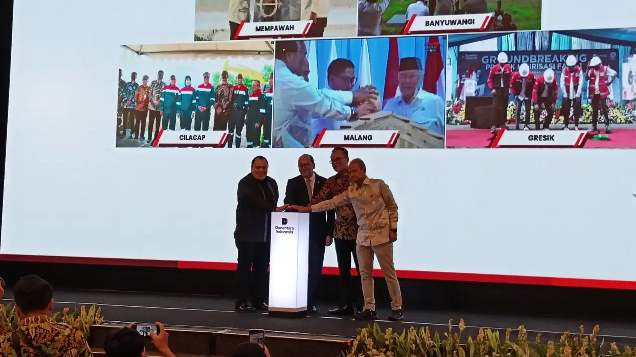 CEO Danantara Rosan Perkasa Roeslani,  CIO Danantara Pandu Sjahrir, dan COO Danantara Dony Oskaria