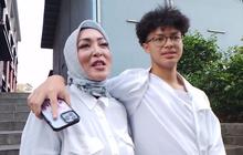 Ungkap Sang Anak Mirip Banget Dengan Mendiang Suami, Ini 8 Momen Angelina Sondakh dan Keanu Saat Ziarah ke Makam Adjie Massaid