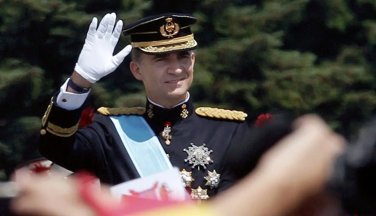 Pangeran Felipe VI resmi dilantik menjadi Raja Spanyol menggantikan sang ayah, Juan Carlos, di La Zarzuela Palace, Madrid, Spanyol, (19/6/2014). (REUTERS/Juan Carlos Cardenas)