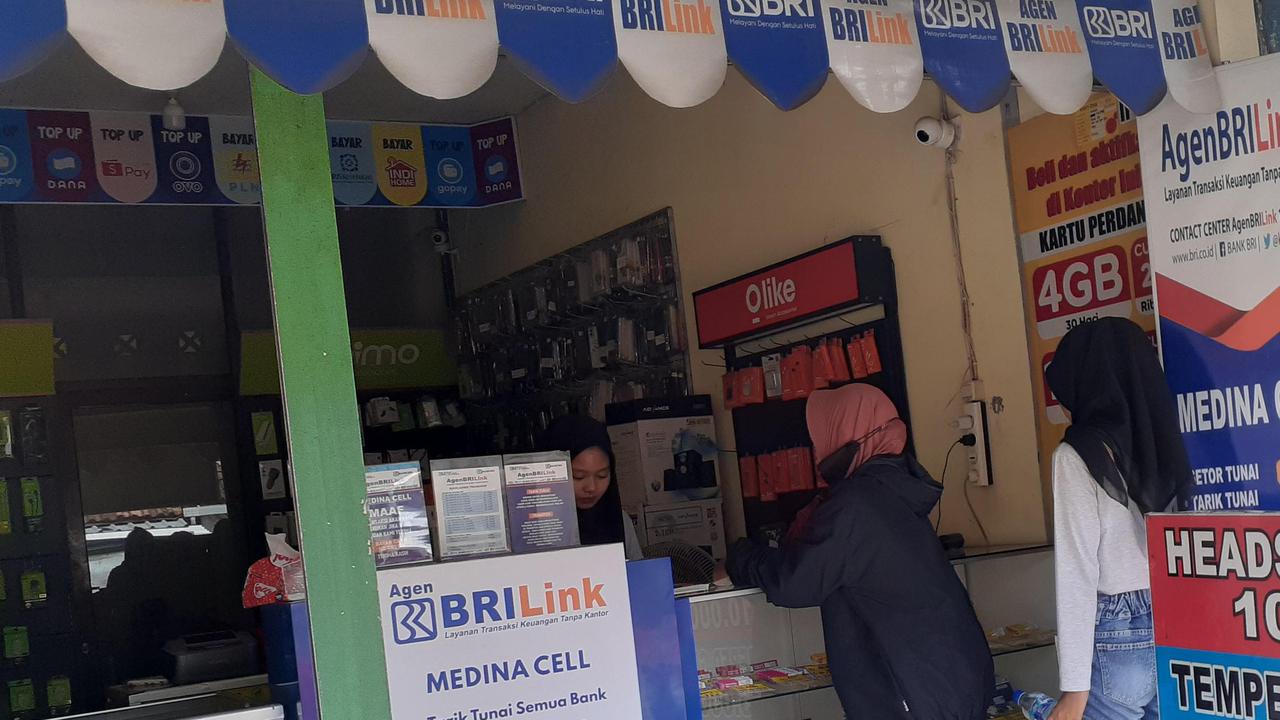 Berlokasi Dekat dengan Mesin ATM, Agen BRILink Tetap Ramai Peminat