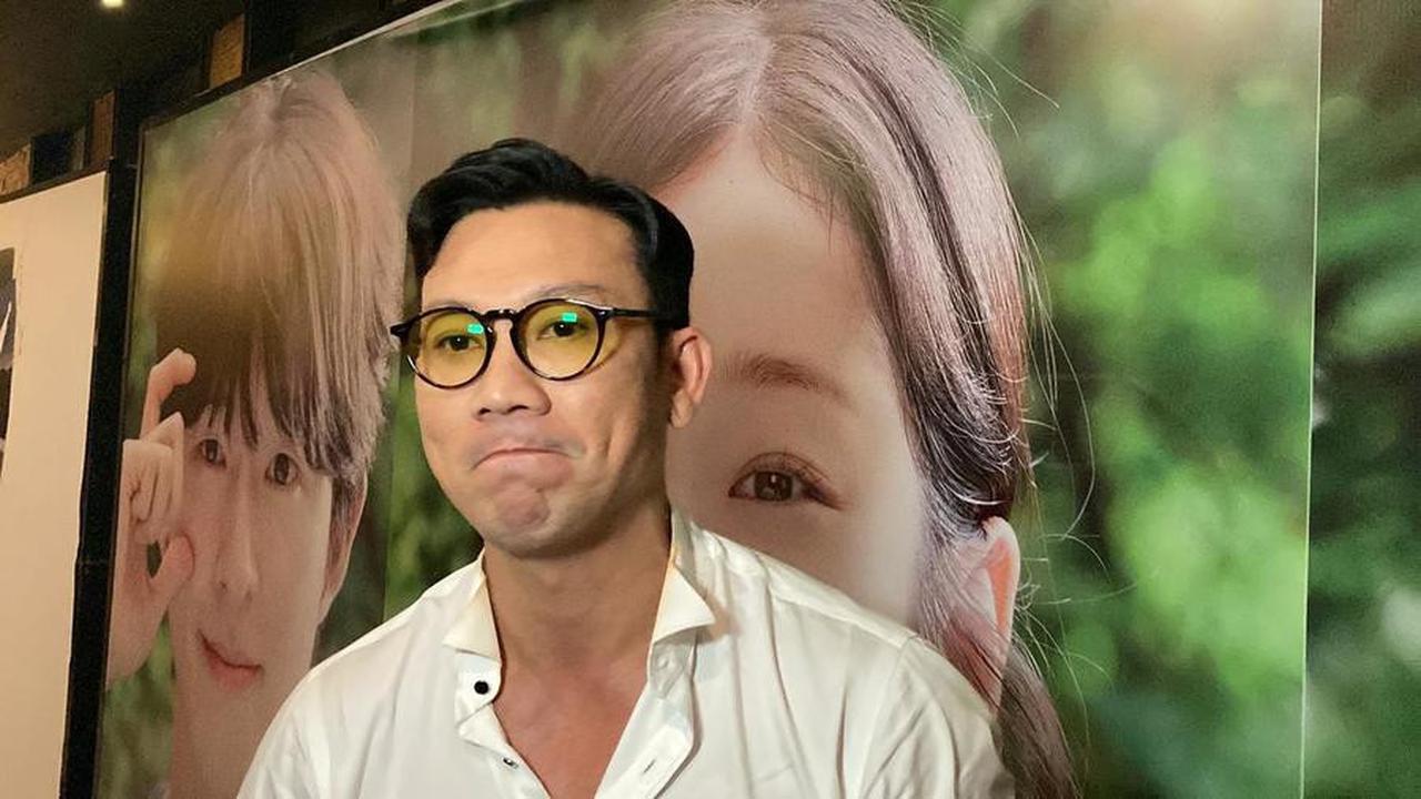 Rayakan Natal di Singapura, 8 Potret Denny Sumargo Ungkapkan Akan Kenalkan Baby Biel ke Keluarga Besar Sang Istri