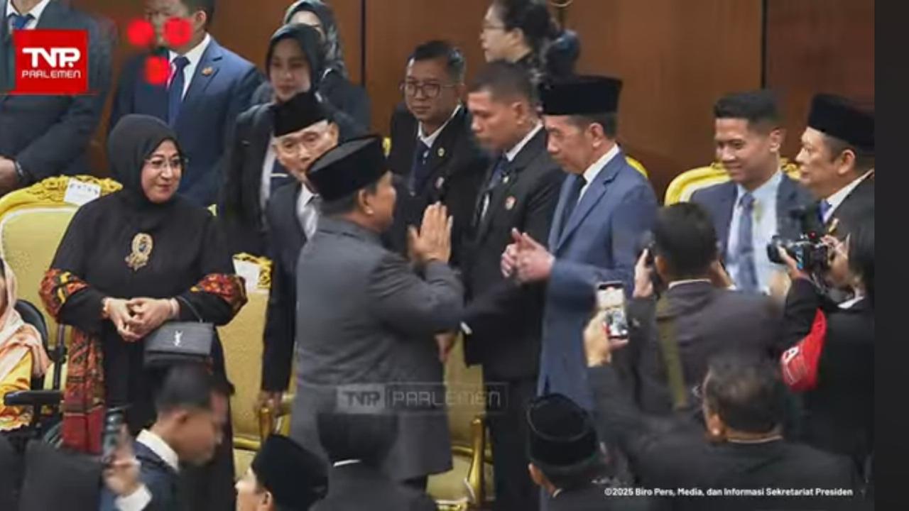 VIDEO:  Momen Hangat Jokowi dan SBY Akrab Jelang Prabowo Pidato, Ekspresi Saat Foto di Atas Karpet Merah