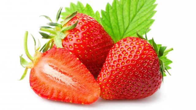 Menggunakan Buah Strawberry