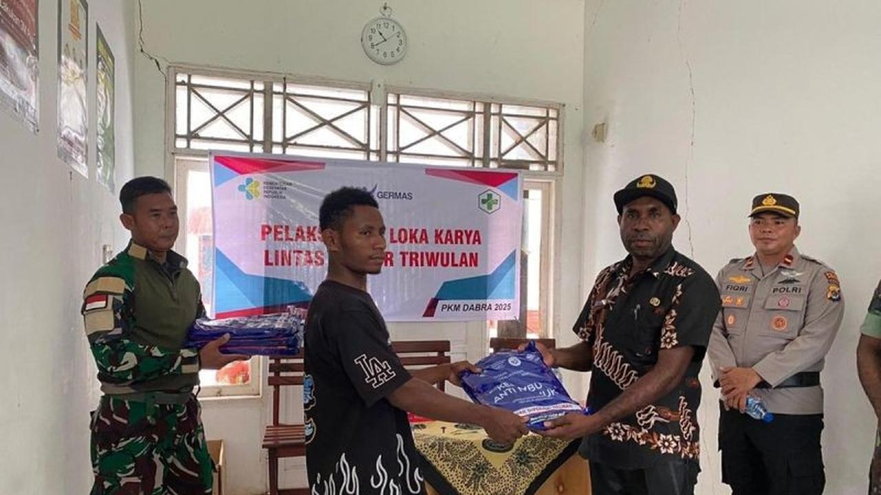 Prajurit Satgas Yonif 511/DY Gelar Pembagian Kelambu Malaria Massal di Pedalaman Papua