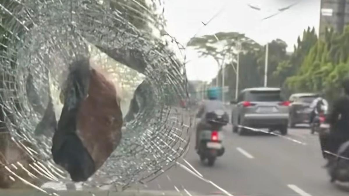 Mobil Puteri Indonesia Pariwisata 2022 Jadi Sasaran Teror Lempar Batu