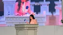 Dengan outfit formalnya, Nisya Ahmad berhasil menunjukkan bahwa fashion dan profesionalisme dapat berjalan beriringan, menjadikannya panutan yang menginspirasi.  [@nissyaa].