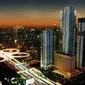 Mangkuluhur City terdiri dari 5 menara, 2 menara perkantoran 30 dan 50 lantai, The Regent Hotel bintang lima, dan 2 tower Regent Residences yang dibangun di atas lahan seluas 4 hektare (ha).