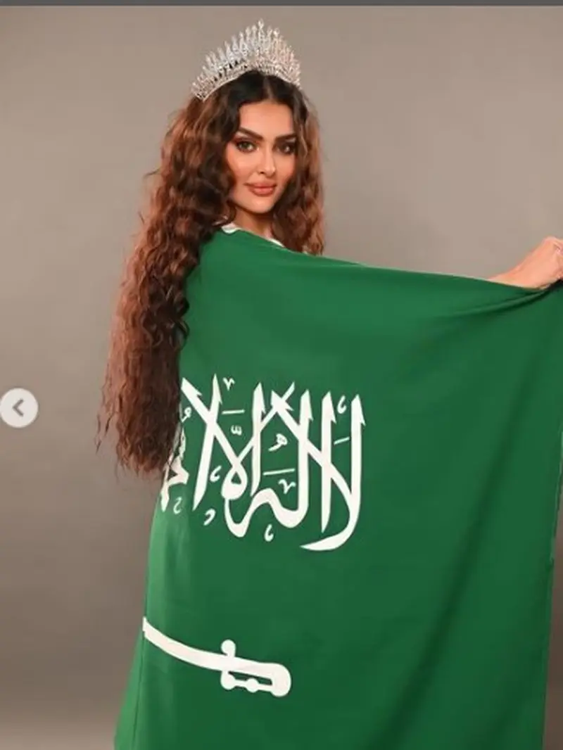 Model dan pembuat konten kelahiran Riyadh Rumy Alqahtani mewakili Kerajaan Arab Saudi di Miss Universe 2024. Ia menjadi perwakilan pertama bagi Arab Saudi di ajang ratu kecantikan sejagad tersebut. (Instagram/rumy_alqahtani)