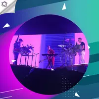 Clean Bandit membawakan 5 buah hits mereka saat konser di Jakarta pada Senin, 20 Agustus 2018. (Foto: Deki Prayoga/Bintang.com, Desain: Nurman Abdul Hakim/Bintang.com)