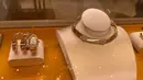 Dapat dikenakan sebagai perhiasan yang berdiri sendiri atau dipadukan degan sempurna, kreasi perhiasan ini sempurna untuk dipadukan dengan koleksi Bvlgari lainnya. Koleksi ini sudah dapat diintip di Bvlgari Plaza Indonesia. [ Foto doc: Bvlgari ]