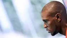 Bek Timnas Prancis dan Barcelona, Eric Abidal saat konferensi pers seusai laga kualifikasi PD 2010 lawan Kep. Faroe di Perros-Guirec, Prancis Barat, 11 Oktober 2009. AFP PHOTO / FRANCK FIFE 