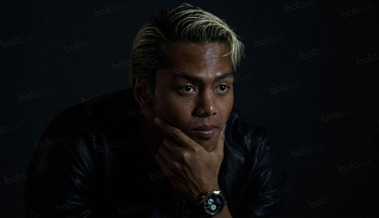 Perenang Indonesia, I Gede Siman Sudartawa, saat berkunjung ke Kantor Redaksi Bola.com di Gedung Pesona Edu, Jakarta, Senin (31/10/2016). (Bola.com/Vitalis Yogi Trisna)