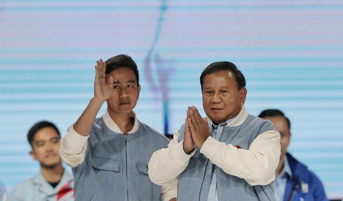 Di sisi lain, Prabowo mengatakan teknologi selalu berurusan dengan Sumber Daya Manusia (SDM).&nbsp;