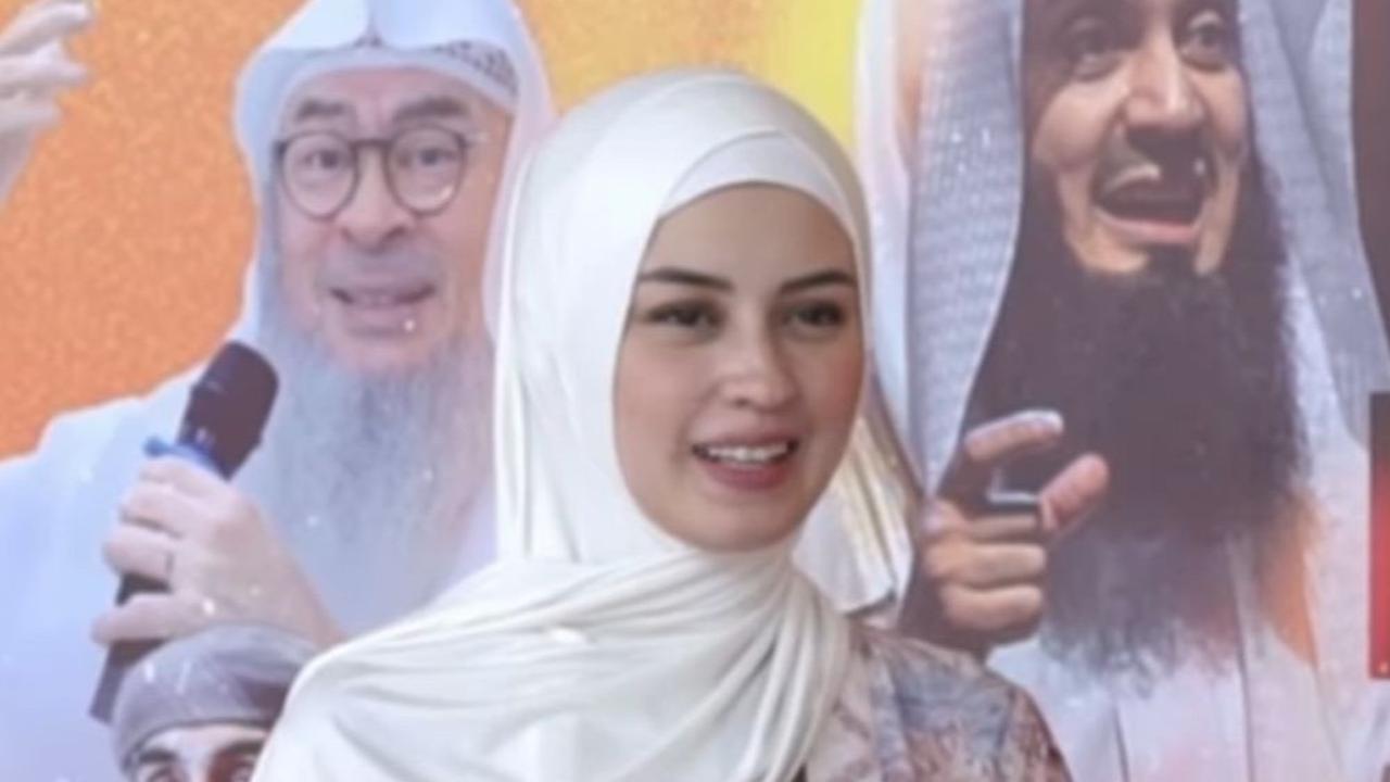 Kimberly Ryder Tampil dalam Balutan Hijab Syar'i, Pesona Kecantikan Sejati