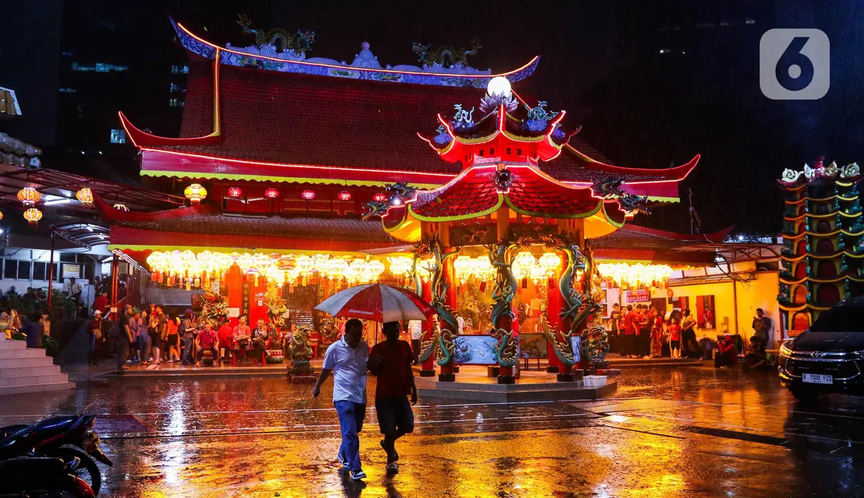 Pengurus Harian Vihara Amurva Bhumi, Kristanto berharap perayaan Imlek tahun ini semua akan lebih baik lagi terutama dalam menjaga kerukunan umat beragama. (Liputan6.com/Herman Zakharia)