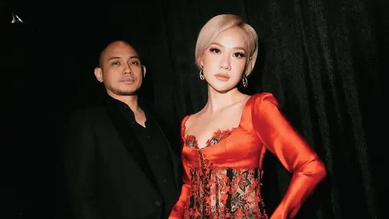 Potret Cantik Menawan BCL Tampil di Peragaan Busana Tunggal Eddy Betty, Anggun Berkebaya Modern
