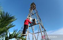Tahukah Anda? Poliban Pasang Alat Deteksi Karhutla Cerdas di Banjar, Mampu Beroperasi Mandiri dengan Tenaga Surya!