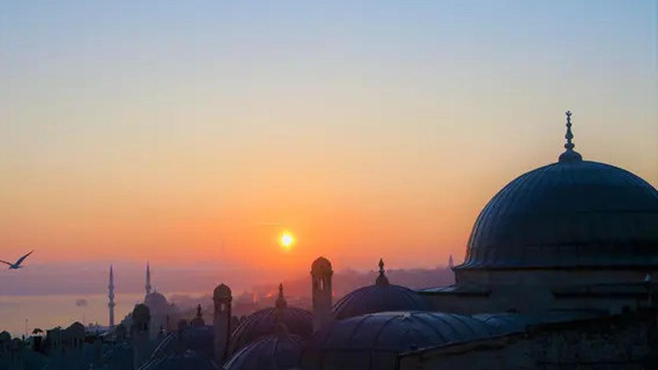 4 Doa Setelah Sholat Maghrib Sendiri yang Dapat Diamalkan, Berikut Keutamaannya