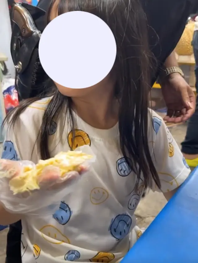Nindy Ayunda bersama dengan anaknya (Instagram)