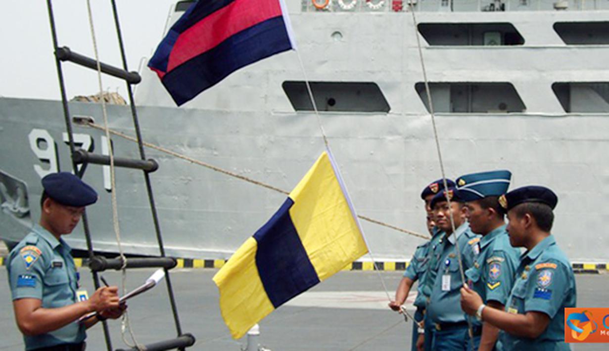 Citizen6, Jakarta: Diskomlek Kolinlamil mengadakan Latihan Komunikasi Taktis (Latkomtis) isyarat, di Lapangan Apel, Mako Kolinlamil Tanjung Priok, Jakarta, Selasa (18/09). (Pengirim: Dispenkolinlamil). 