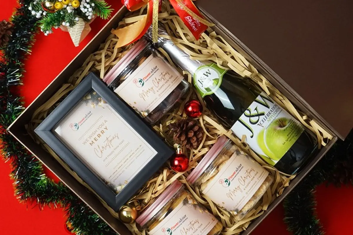 Hampers Natal dan Tahun Baru dengan Kartu Ucapan Digital