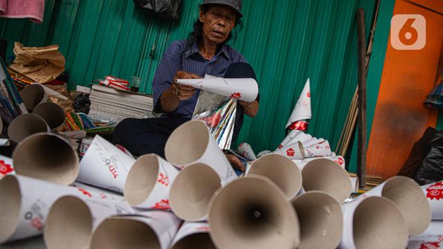 Penjualan Terompet Tahun Baru